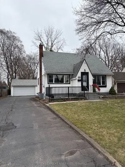 6088 Dorchester Road, Niagara Falls, On L2g 5t2