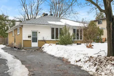 1938 Bromley Road, Carlingwood - Westboro and Area, ON K2A 1C2
