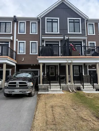 57 PLACETTE STITCH Mews, Stittsville - Munster - Richmond, ON K0A 2Z0