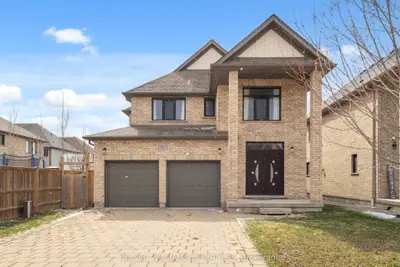 1943 Cedarpark Drive, London North, ON N5X 0C7