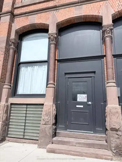 176a York Street, London East, ON N6A 1B5