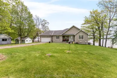 121 Hickory Lane, Frontenac Islands, On K0h 2y0