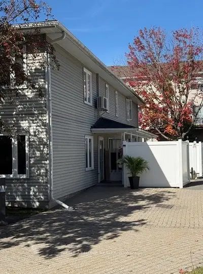 1033 Cummings Avenue E, Cyrville - Carson Grove - Pineview, On K1j 9k6