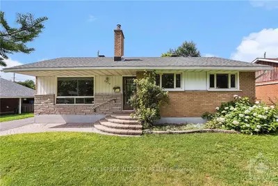 2305 Ryan Drive A, Parkway Park - Queensway Terrace S And Area, On K2c 1k5