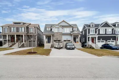 181 Courtland Street Lower, Blue Mountains, On L5n 4v7