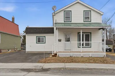 415-417 Higginson Street N, Hawkesbury, ON K6A 1G8