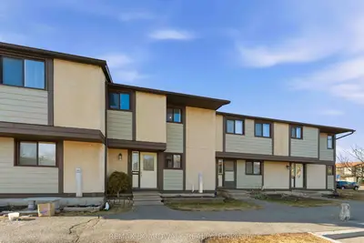 1707 Meadowbrook Road, Cyrville - Carson Grove - Pineview, On K1b 4w6