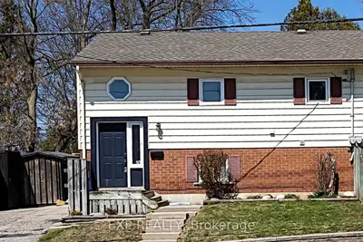 93 King Street E, Ingersoll, On N5c 1g6