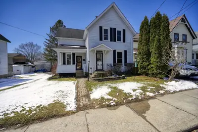 62 Beecher Street, Brockville, On K6v 5m3