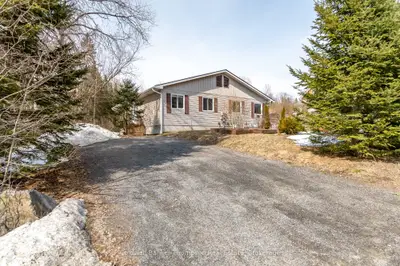134 Chaffey Township Road, Huntsville, On P1h 1c8