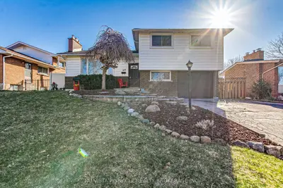 286 Panorama Crescent, London South, On N5z 3h3