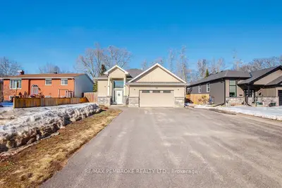 21a East Street, Petawawa, On K8h 2n7