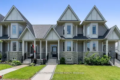 25 Elliot Street E 2, Centre Wellington, On N1m 0h6