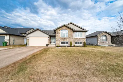20 Liam Street, Petawawa, On K8h 0c2