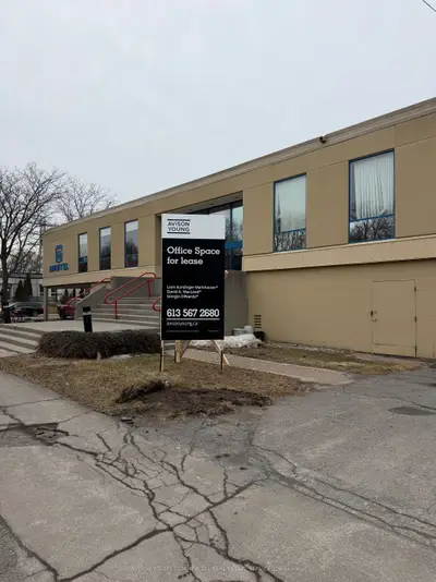 1775 COURTWOOD Crescent 203, Belair Park - Copeland Park and Area, ON K2C 3J2