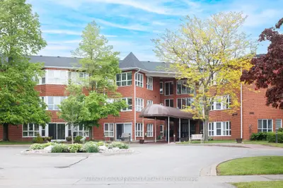 4 Heritage Way 203, Kawartha Lakes, On K9v 5z2