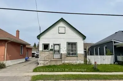 126 Egerton Street, London East, On N5z 2g4