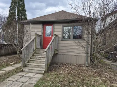 33 Glenwood Avenue, London East, On N5z 2p7