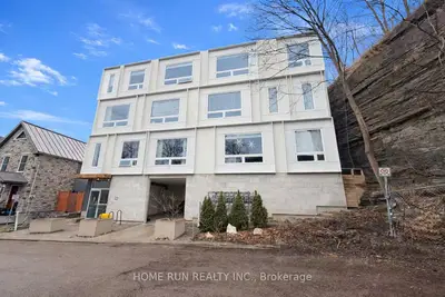 22 Perkins Street 103, West Centre Town, On K1r 7g5