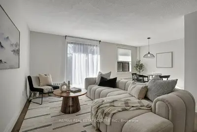 1100 Courtland Avenue E 107, Kitchener, On N2c 2h9