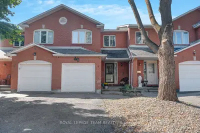 4 Thornbury Crescent, South Of Baseline To Knoxdale, On K2g 6c6