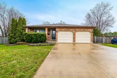 68 Golfview Crescent, London South, ON N6C 5N5
