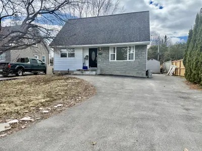 658 Coronation Avenue, Alta Vista and Area, ON K1G 0M5