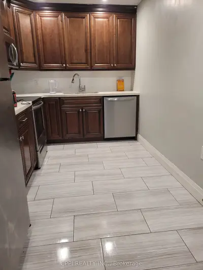 67 Minto Street 102, Port Colborne, On L3k 0b4