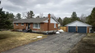 2313 B Line Road, Laurentian Valley, On K8a 6w8