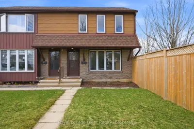 46 Avonwood Drive, Stratford, On N4z 1b4