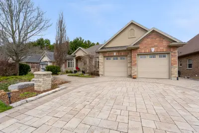 27 Martha Court, Pelham, On L0s 1c0