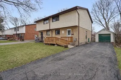 55 Mohegan Crescent, London East, On N5v 2x7