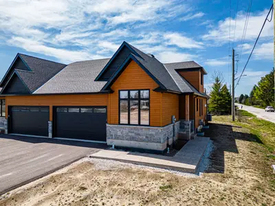 1 Boynton Court, Blue Mountains, On N0h 2p0