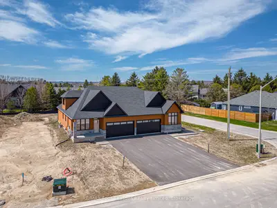 1 Boynton Court, Blue Mountains, On N0h 2p0