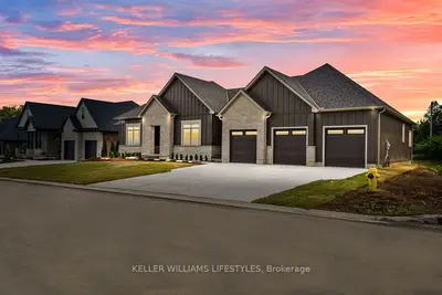 52 East Glen Drive, Lambton Shores, On N0m 1b0
