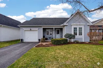 15 Abbey Dawn Drive, Loyalist, On K0h 1g0