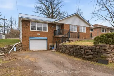 194 St Lawrence Street W, Madoc, On K0k 2k0