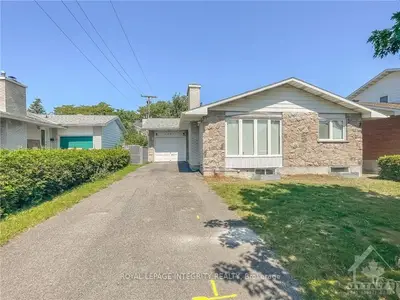 2636 Hickson Crescent A, Parkway Park - Queensway Terrace S And Area, On K2h 6y6