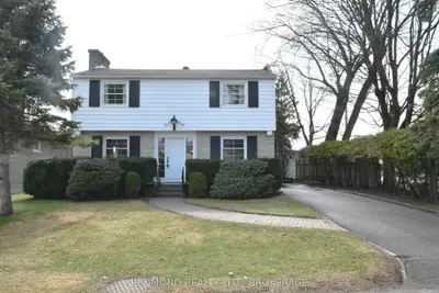 140 Churchill Drive, Gananoque, On K7g 1r8