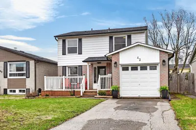42 Arthur Mark Drive, Port Hope, On L1a 3x1