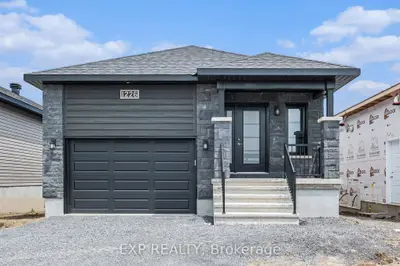 1226 MONTBLANC Crescent A, Russell, ON K0A 1W0