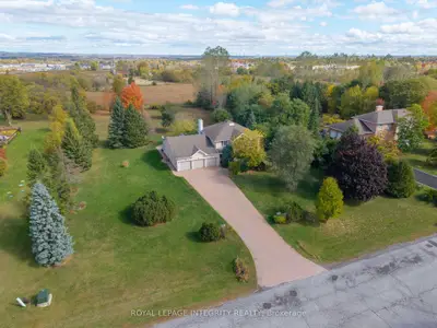 6 Marchbrook Circle, Kanata, On K2w 1a1