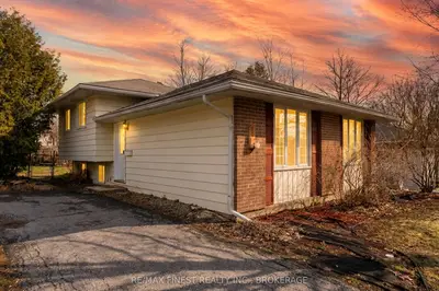 20 Foster Street, Kingston, On K7m 6l6