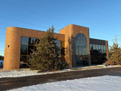 30 Concourse Gate 200, Cityview - Parkwoods Hills - Rideau Shore, ON K2E 7V7