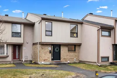 2049 Stonehenge Crescent, Cyrville - Carson Grove - Pineview, On K1b 4n7