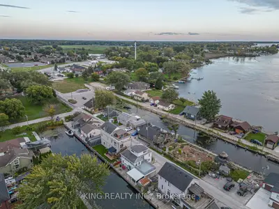 42 Wahneta Avenue, LaSalle, ON N9J 1T7