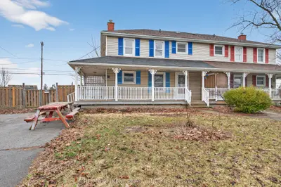 17 London Avenue, Prince Edward County, On K0k 2t0
