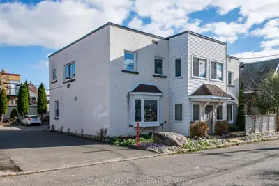 213 Desrosiers Street, Vanier And Kingsview Park, On K1l 7t2