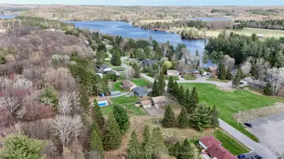 42 Riverside Drive, Huntsville, On P1h 1r6