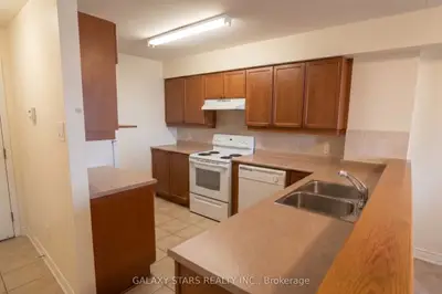 120 Grant Carman Drive 902, Cityview - Parkwoods Hills - Rideau Shore, On K2e 1c8